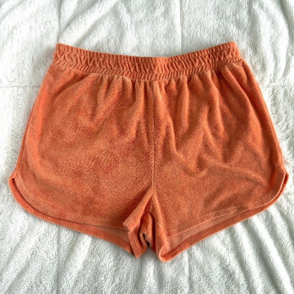 Beyond Yoga Tropez Sweat Short in Apricot - Size Large - Picture 1 of 4
